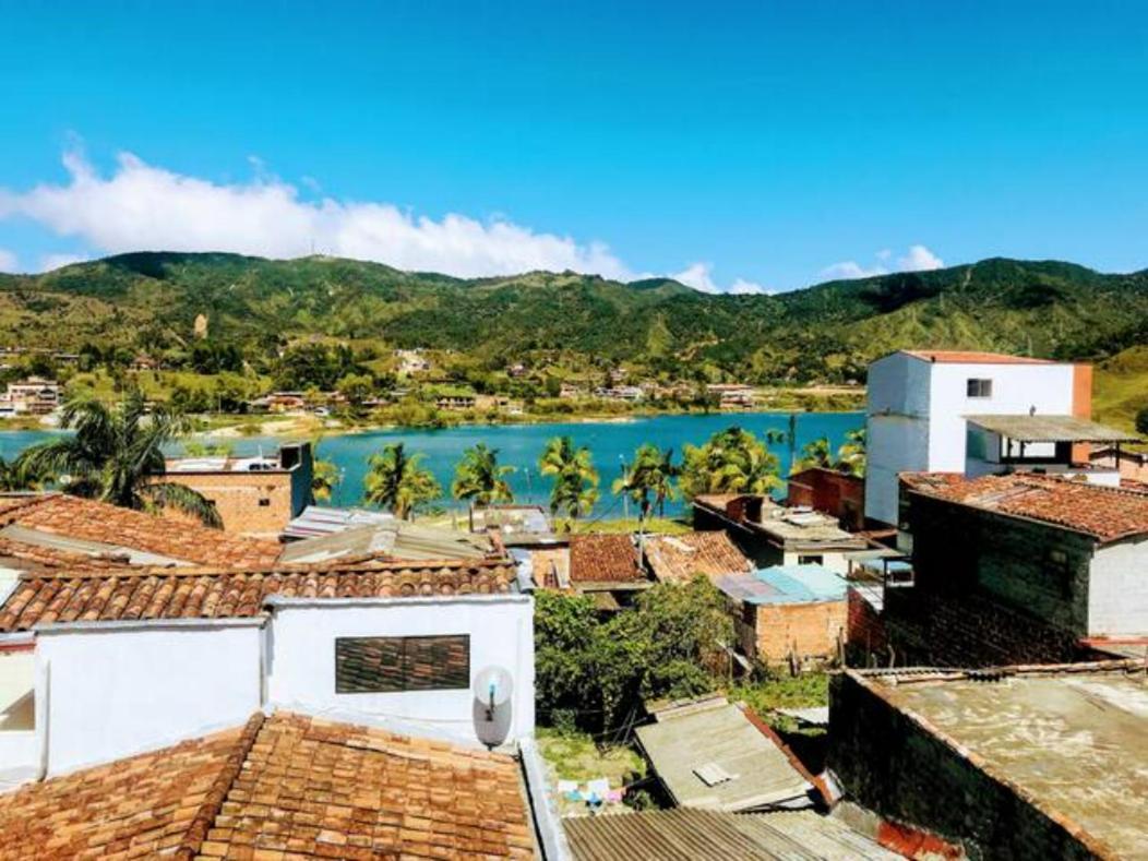Aptos Vista Al Embalse, Frente Al Lago, Restaurantes, Bares Guatape Exterior photo