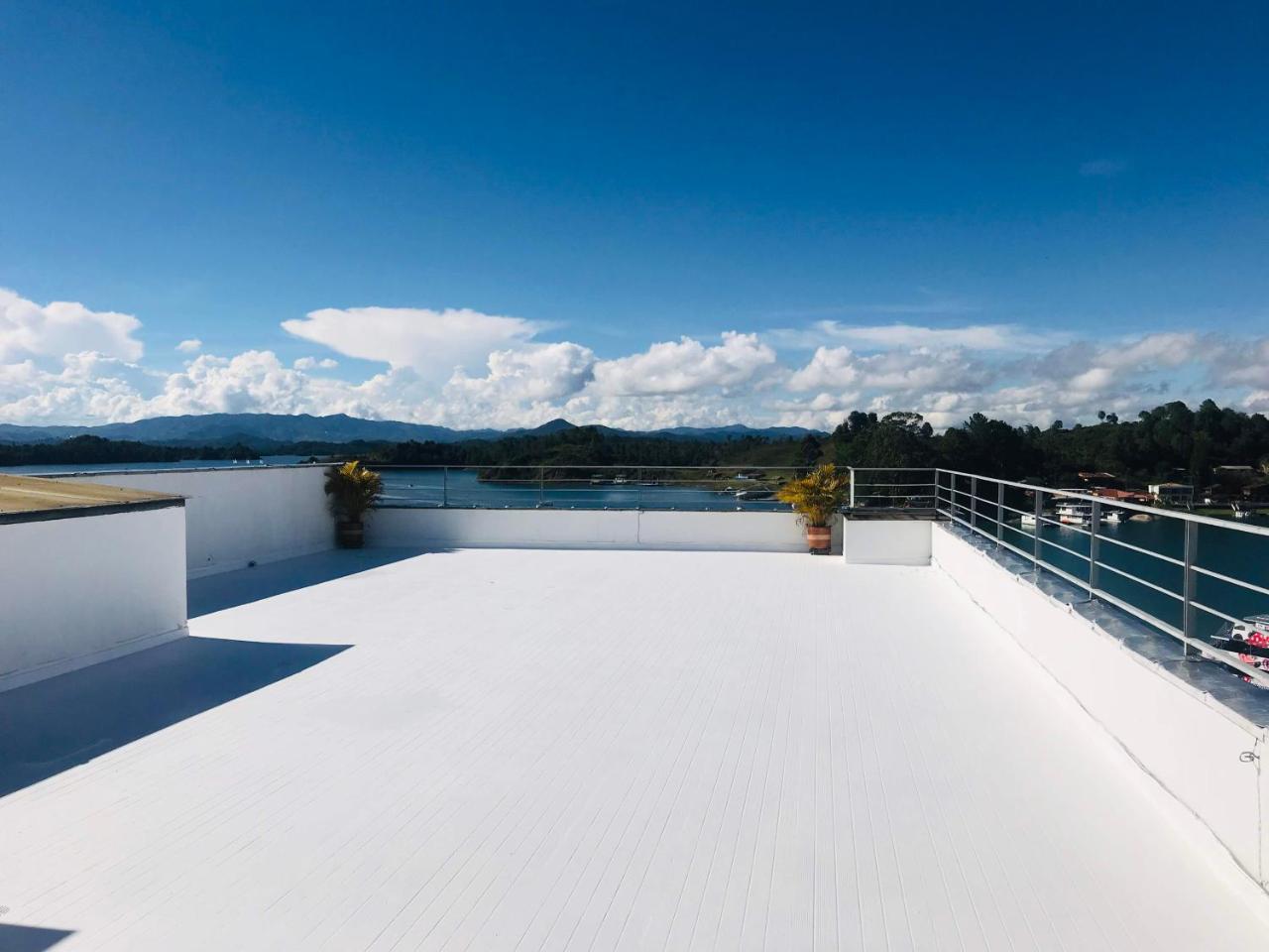 Aptos Vista Al Embalse, Frente Al Lago, Restaurantes, Bares Guatape Exterior photo
